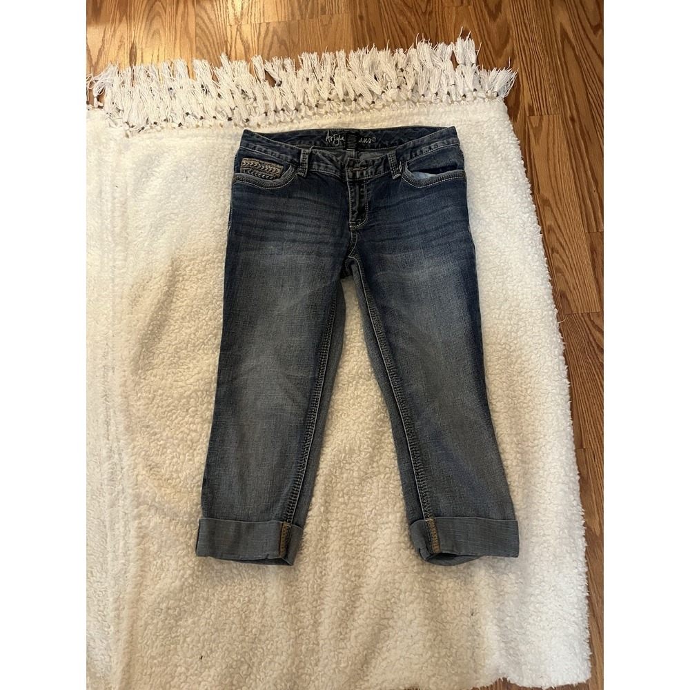 Ariya Jeans Capris Cuffed Jeans 9/10 Stretch‎ LowRise Studs Med Wash
